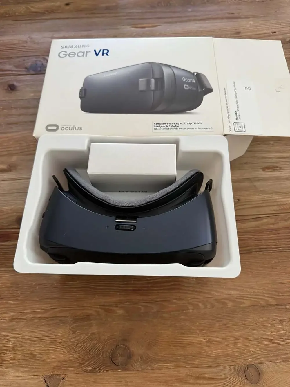 Samsung Gear VR SM-R323 Virtual Reality Headset